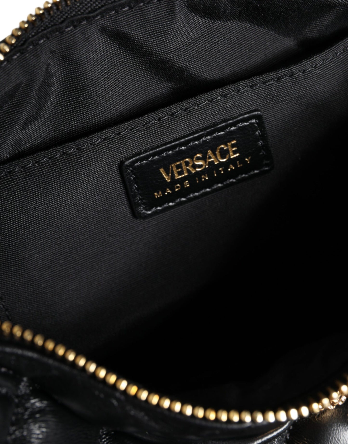 V2 Mini sac bandoulière en cuir d'agneau matelassé noir